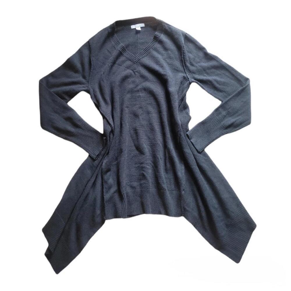 New York&Co  Women’s Xl Black Sweater V-Neck Longer Sides